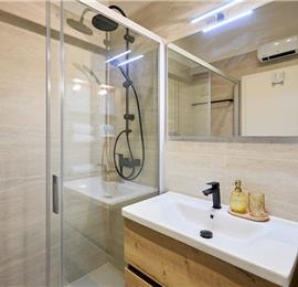 One Bedroom Apartment in Dubrovnik City with balcony and Parking, Sleeps 2-3